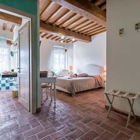 Pietra A Padule Bed & Breakfast Filettole